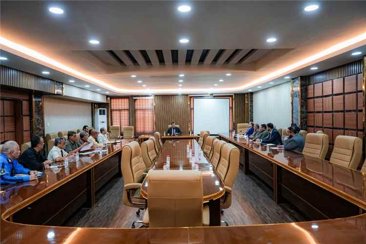 المحافظ شيخ يترأس اجتماعًا للوقوف على الأوضاع الخدمية والتنموية والاستعدادات للمنخفض الجوي