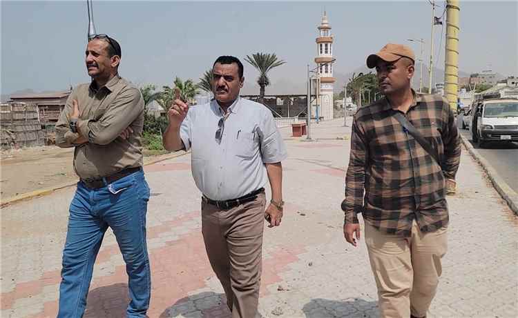 "الداؤودي" و"باخبيرة" يطلعان على ترتيبات تنفيذ مشروع إعادة تأهيل شبكة الصرف الصحي في كورنيش كود النمر بالبريقة