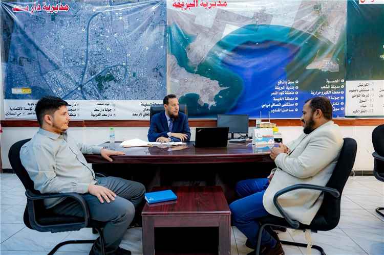 محافظ العاصمة عدن يتفقد سير العمل في صندوق النظافة وتحسين المدينة