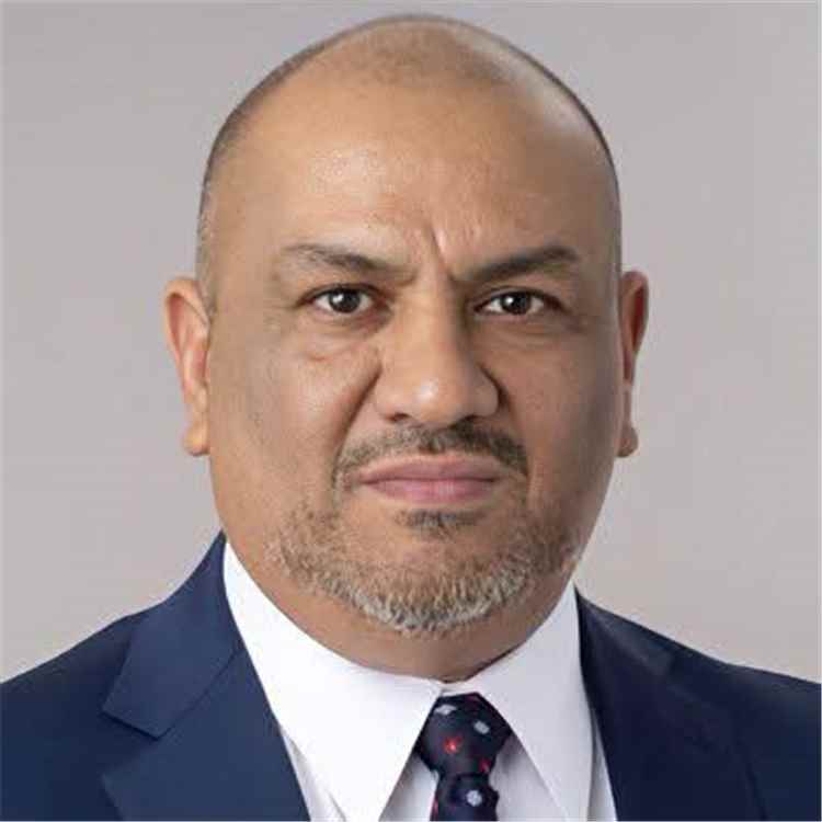 عيدروس الزبيدي يصدر قرار بتعيين السفير خالد اليماني مستشاراً لهيئة رئاسة المجلس الانتقالي ومسؤولاً للملف السياسي في أمريكا والأمم المتحدة