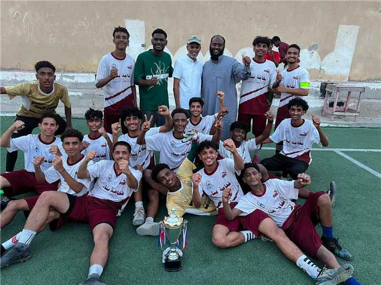 أكاديمية العاقل الرياضية تتوج بكأس البلدة بعد فوزها على أكاديمية المحاط في الشحر