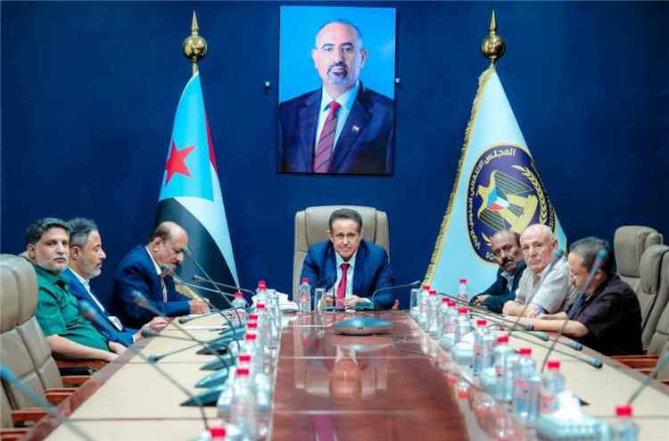عيدروس الزُبيدي يعقد اجتماعاً بهيئة الرئاسة الجديدة ويؤكد المضي نحو تحقيق أهداف شعب الجنوب العربي