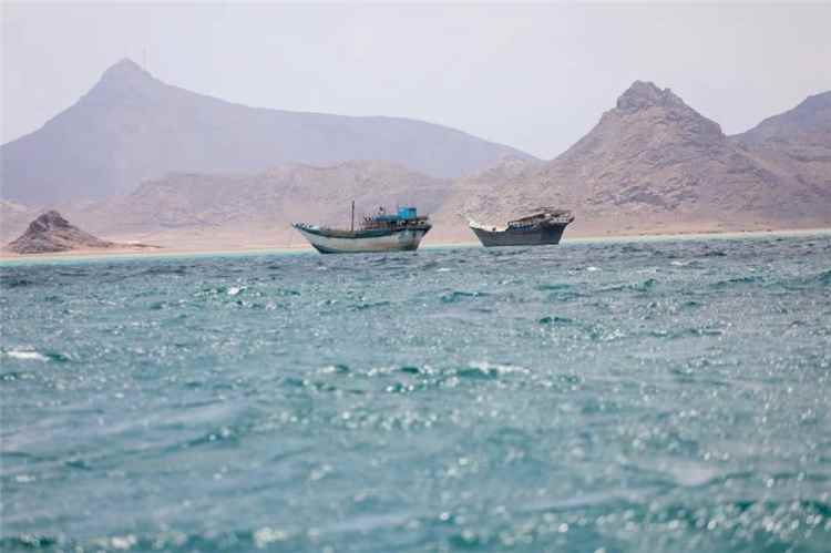 «كبلر»: تراجع حاد في حركة السفن عبر باب المندب وهرمز بعد الهجوم الحوثي