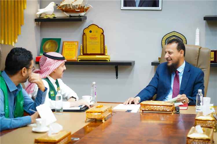 محافظ العاصمة عدن يبحث مع مدير البرنامج السعودي لتنمية وإعمار اليمن سير عدد من المشاريع التنموية والخدمية