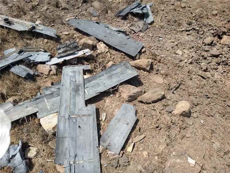 عاجل| الدفاعات الجوية بمحور طور الباحة تسقط طائرة مسيّرة حوثية جنوبي تعز