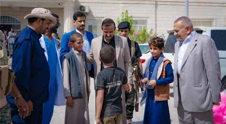 المحافظ بن الوزير يتفقد هيئة مستشفى شبوة العام ويؤكد استمرار دعم تعزيز  الخدمات الطبية للمواطنين.