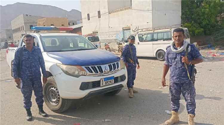 ضبط أغذية منتهية الصلاحية خلال حملة رقابية في سوق خريف حجر