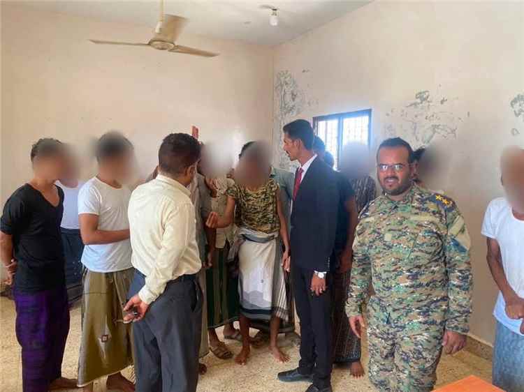 وكيل نيابة الريدة يتفقد أوضاع المحتجزين في أمن المديرية ويأمر بالإفراج عن أربعة بضمانات
