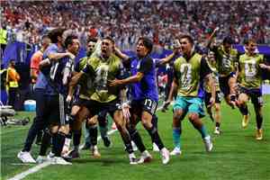 الأرجنتين تقلب تأخرها أمام إنجلترا إلى فوز وتتأهل لنهائي كأس العالم