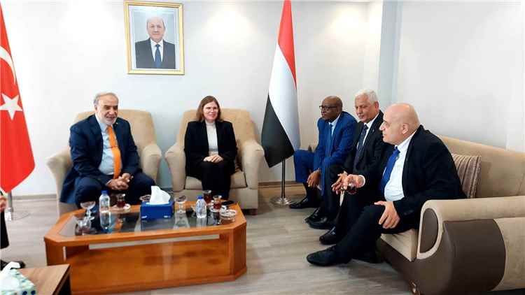 سفارة اليمن في أنقرة تواصل استقبال المعزين بوفاة الرئيس السابق عبدربه منصور هادي بحضور رسمي ودبلوماسي