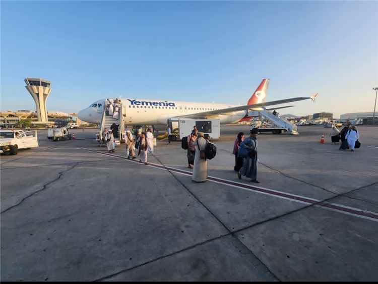 اليمنية تعلن تأمين وقود طائراتها عبر مطار الملك عبدالعزيز في جدة