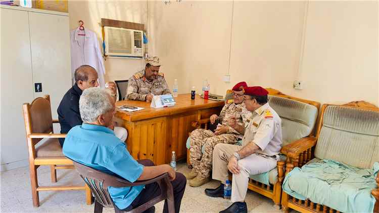 لجنة من وزارة الدفاع تنفذ نزولا ميدانيا لتقييم المرافق الطبية العسكرية وحصر أصول وزارة الدفاع في عدن