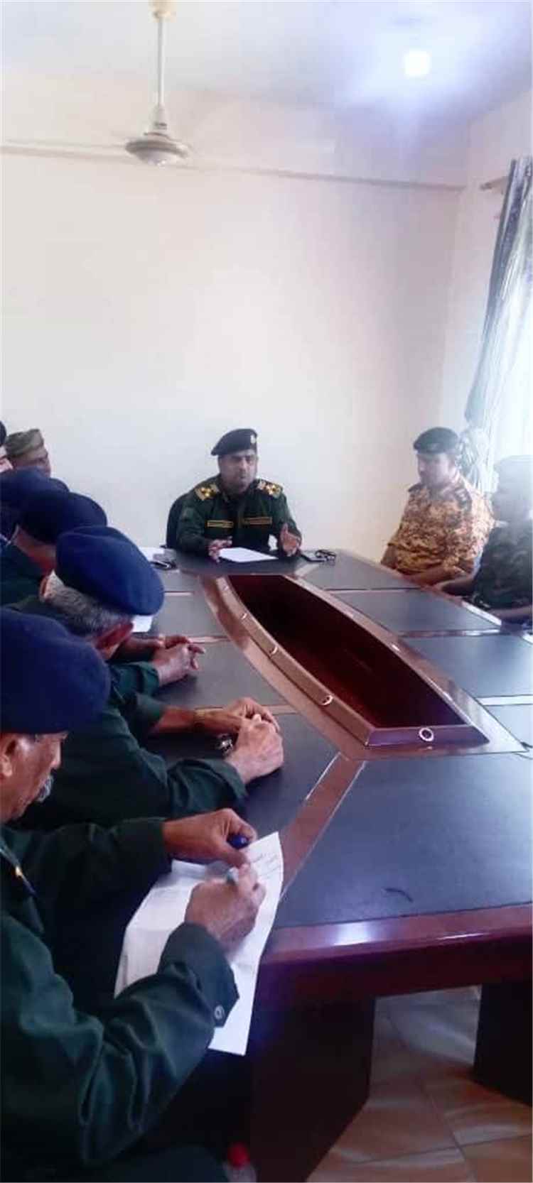 مدير أمن أبين يرأس اجتماعاً لقادة الوحدات ومدراء الإدارات الأمنية بالمحافظة