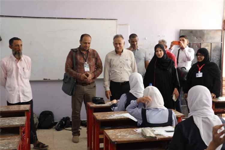 الجاوي يدشن الامتحانات الوزارية للعام الدراسي 2025-2026 بثانويات البنين والبنات بمديرية المعلا