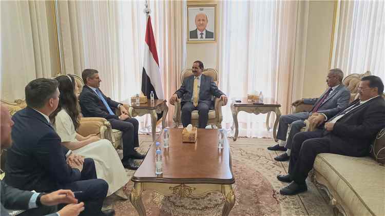 وزير الداخلية يستقبل السفير الأمريكي بمناسبة انتهاء فترة عمله