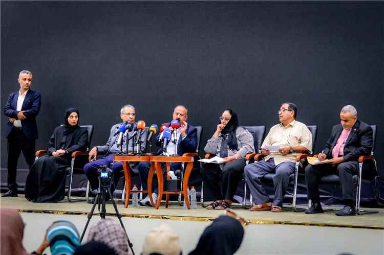 وزير النقل يلتقي نخبة من الأكاديميين والشخصيات الاجتماعية والإعلاميين ونشطاء المجتمع المدني لمناقشة المستجدات والقضايا العامة