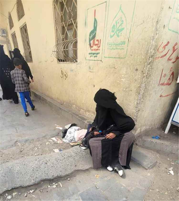 بسبب العجز عن الإيجار... التشرد يطارد سكان صنعاء