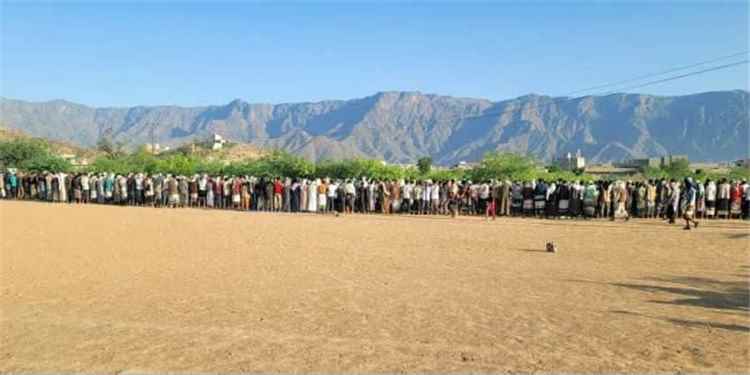 أبين.. أهالي لودر يؤدون صلاة الاستسقاء طلباً للغيث