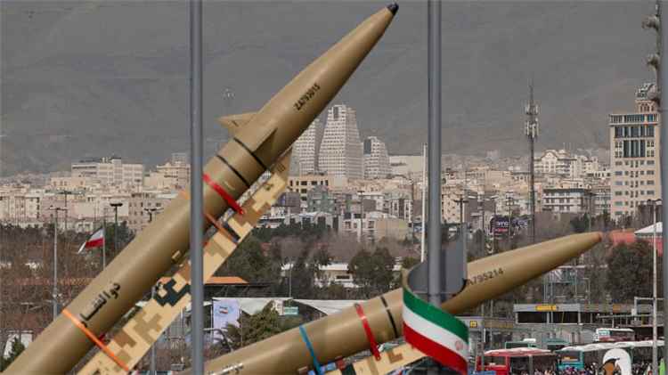اعتراض صواريخ فوق الأردن والخليج وتنديد دولي واسع بالممارسات الإيرانية