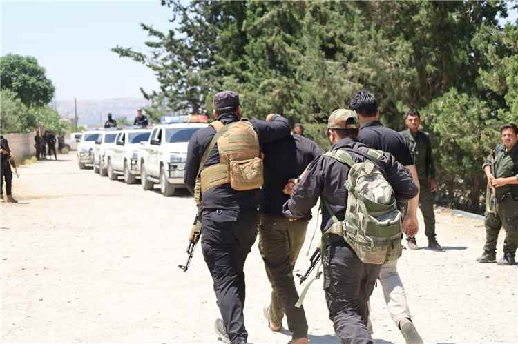 قوى الأمن الداخلي في سوريا تضبط الأوضاع في ريف حلب وتلقي القبض على 20 متورطاً باعتداءات "العونية"