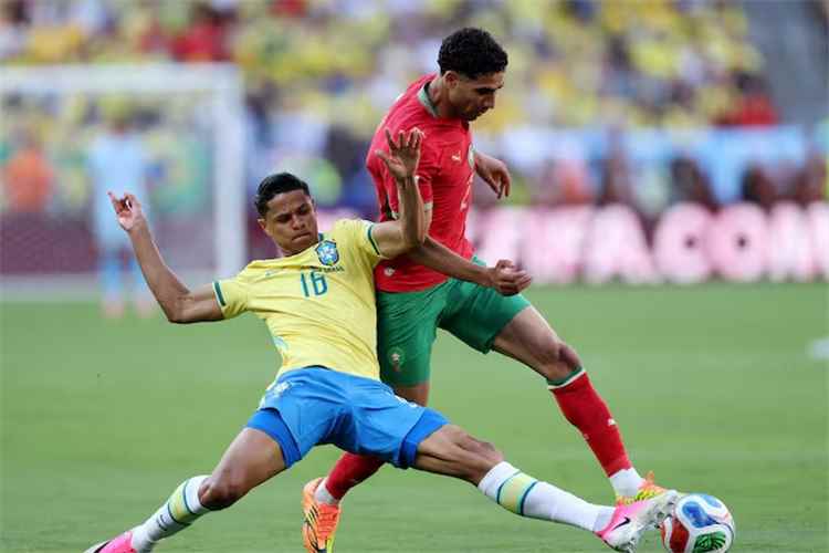 المغرب ينتزع تعادلا مستحقا 1-1 أمام البرازيل في كأس العالم