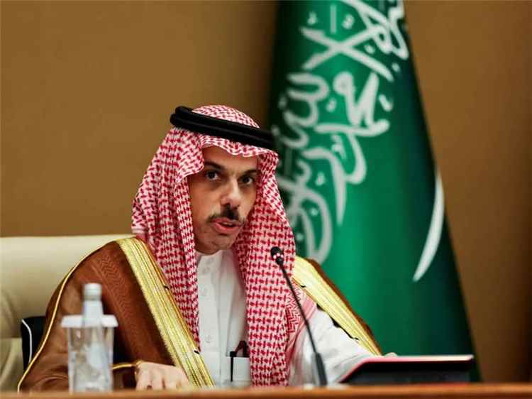 وزير الخارجية السعودي يعلق على بند الـ 300 مليار دولار المثير للجدل في اتفاق واشنطن وطهران