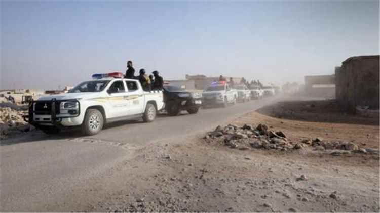 سوريا: إصابة 10 عسكريين في هجوم استهدف حافلة لوزارة الدفاع بريف الحسكة