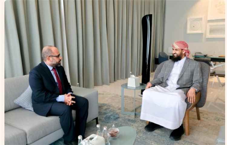 المحرّمي يناقش مع وزير الاتصالات خطط تطوير القطاع وتعزيز الخدمات
