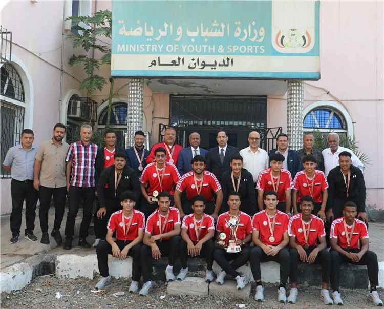الوزير البكري يُكرّم بعثة منتخب كرة اليد لتحقيقه برونزية البطولة الدولية ببنجلاديش