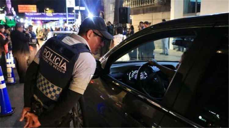 شرطة المكسيك تضبط 259 سائقاً مخموراً منذ انطلاق كأس العالم