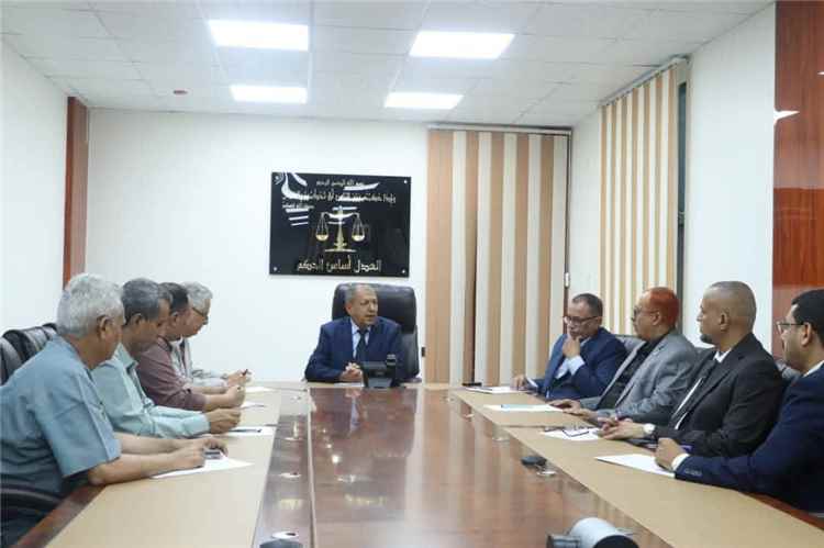 رئيس مجلس القضاء الأعلى يترأس اجتماعًا بمدراء الشؤون المالية في الهيئات القضائية
