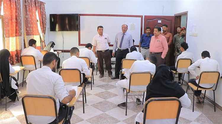 الوكيل التميمي يدشن الامتحانات النهائية بمعهد العلوم الصحية في سيئون