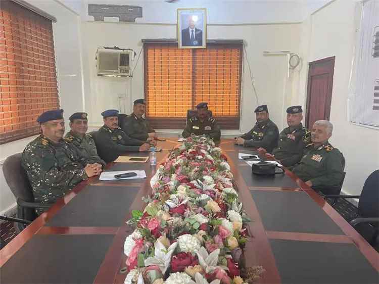 وزارة الداخلية تستكمل إجراءات الاستلام والتسليم لعدد من القيادات الأمنية والإدارية والوظائف العليا تنفيذاً لقرارات وزير الداخلية