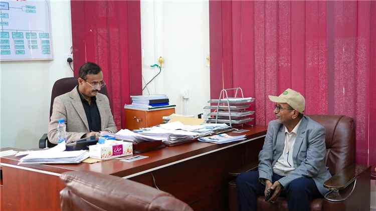 المحافظ بن الوزير يطّلع على نتائج النزول الميداني ويؤكد أهمية ترسيخ الانضباط الوظيفي