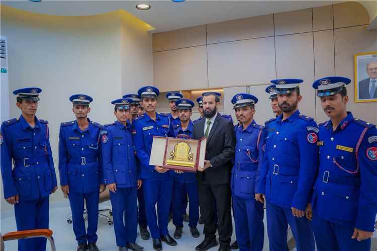 محافظ أبين يلتقي خريجي كلية الطيران والدفاع الجوي ويشيد بالكفاءات الوطنية المؤهلة