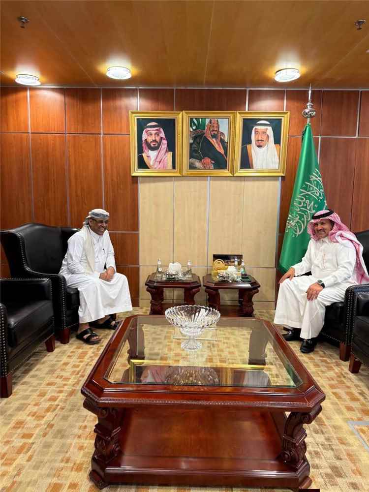 لقاء يجمع السفير السعودي محمد ال جابر، مع المهندس أحمد الميسري، في الرياض