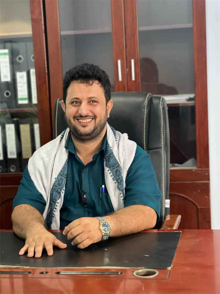 عصام اليافعي يدعو لإنشاء حوش مركزي موحد لتنظيم نقل الحاويات في عدن