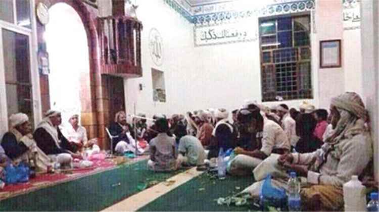 الحوثيون يسيطرون على مساجد في ذمار ويفرضون خطباء موالين لهم بالقوة
