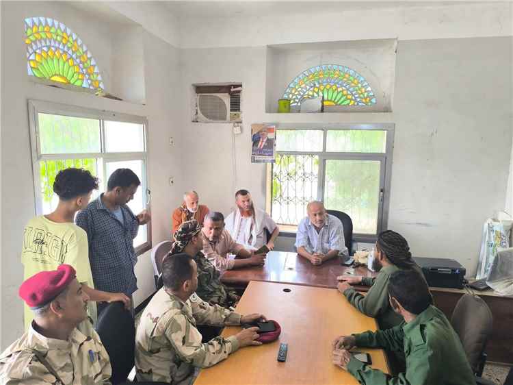 اغلاق جميع محطات الوقود في ردفان حتى الالتزام بالتسعيرة الرسمية