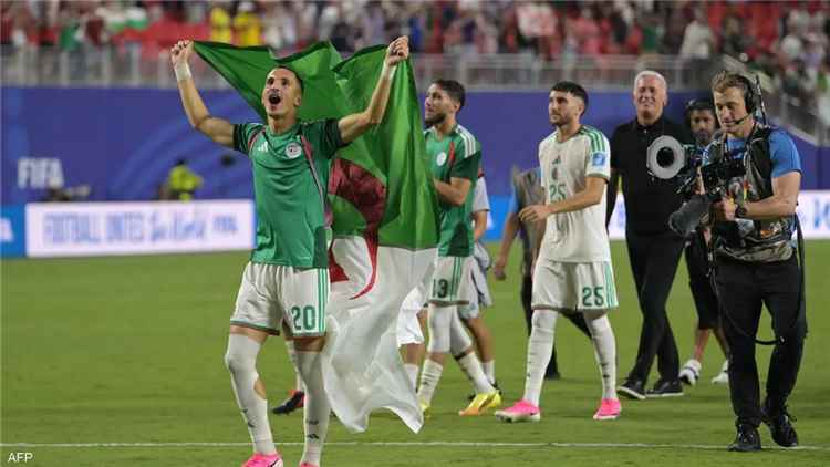 الجزائر تفرض التعادل على النمسا.. وتتأهل لدور الـ32