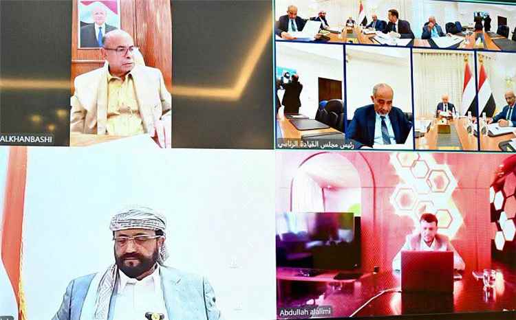 مجلس القيادة الرئاسي يستعرض مستجدات الأوضاع ويشدد على تسريع الإصلاحات وحماية المكتسبات الوطنية