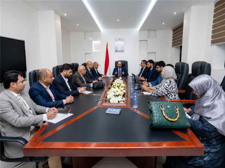 وزير الاتصالات يبحث مع وفد البنك الدولي أولويات التحول الرقمي ودعم تطوير البنية التحتية للقطاع