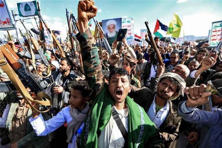 تهديدات الحوثيين العسكرية تصطدم بالجوع وفرار المقاتلين