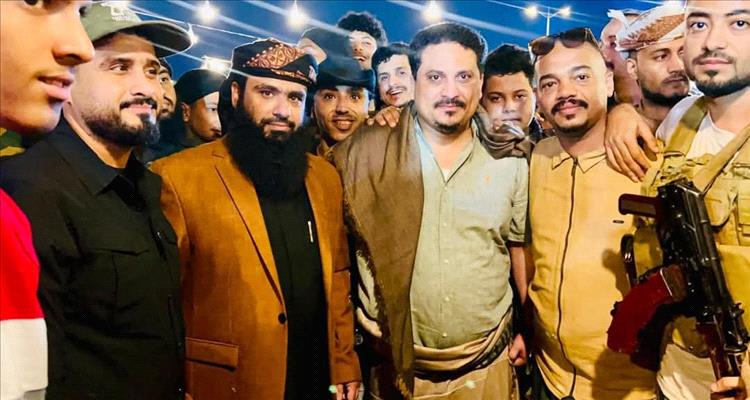 العميد سليمان ناصر الزامكي يشارك شباب عدن فعالية "الإفطار العزابي" بنسخته التاسعة