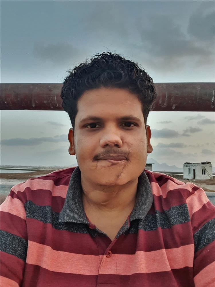 جريح عدن يُحرم من الوظيفة بسبب ملامحه