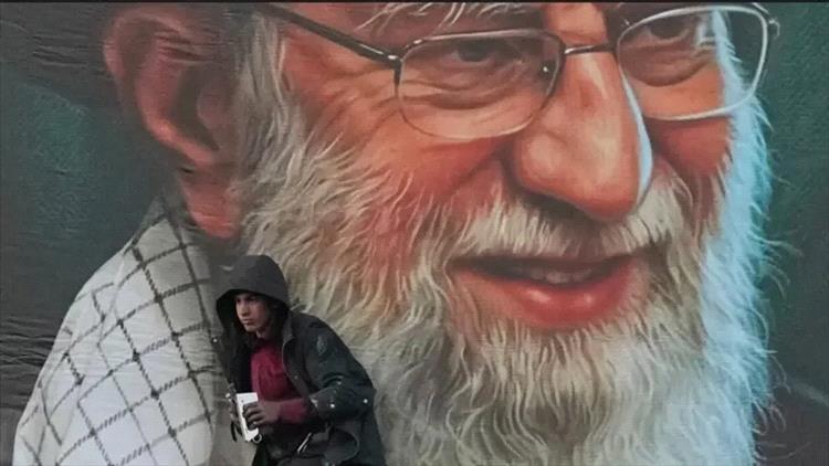 اختيار خليفة لخامنئي اقترب.. وواشنطن تفضله "صديقاً لها"