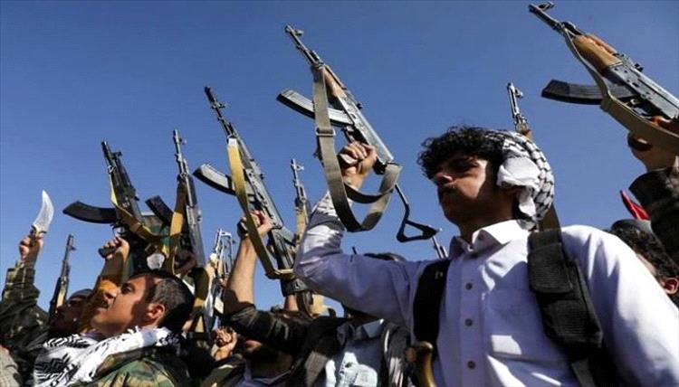 مليشيات الحوثي تداهم منازل ناشطين في الحصبة عقب منشورات عن انفجارات وصواريخ