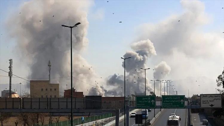 الحرب تدخل يومها السابع.. غارات إسرائيلية على طهران وصواريخ إيرانية بسماء تل أبيب