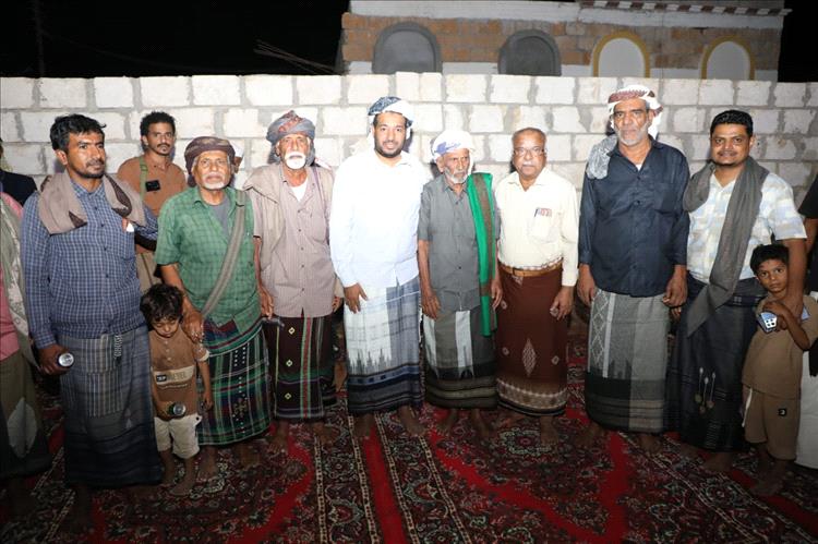 الشيخ العكبري يزور مقادمة وأعيان ووجهاء سيبان بمنطقة العيون