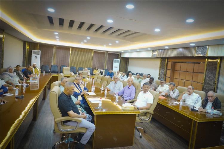 المحافظ شيخ يعقد اللقاء الموسع لأبناء عدن وممثلي اللجان المجتمعية ومنظمات المجتمع والشخصيات الاجتماعية والأكاديمية